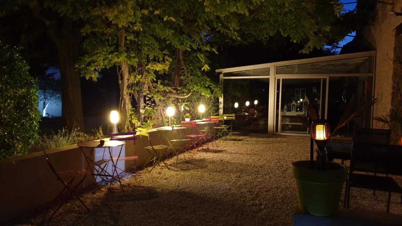 Bed and Breakfast La Bastide Des Arts Saumane-de-Vaucluse Exterior foto